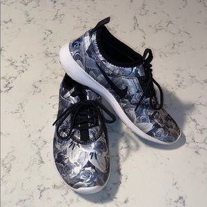 Nike Womens Juvenate Floral Print